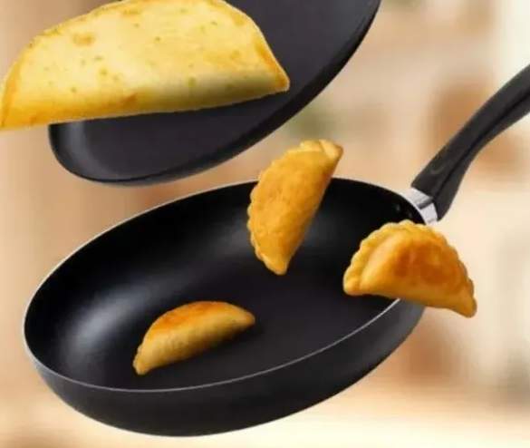 patelnia z powłoką mineralną