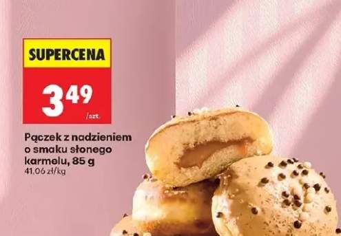 Pączek z nadzieniem o smaku słonego karmelu