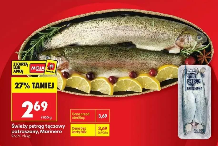 Świeży pstrąg tęczowy patroszony