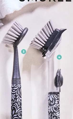 Szczotka z dozownikiem na płyn Smukee