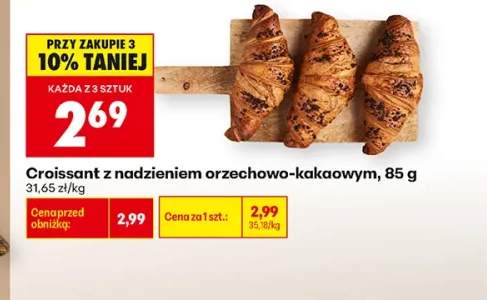 Croissant z nadzieniem orzechowo-kakaowym