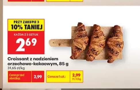 Croissant z nadzieniem orzechowo-kakaowym